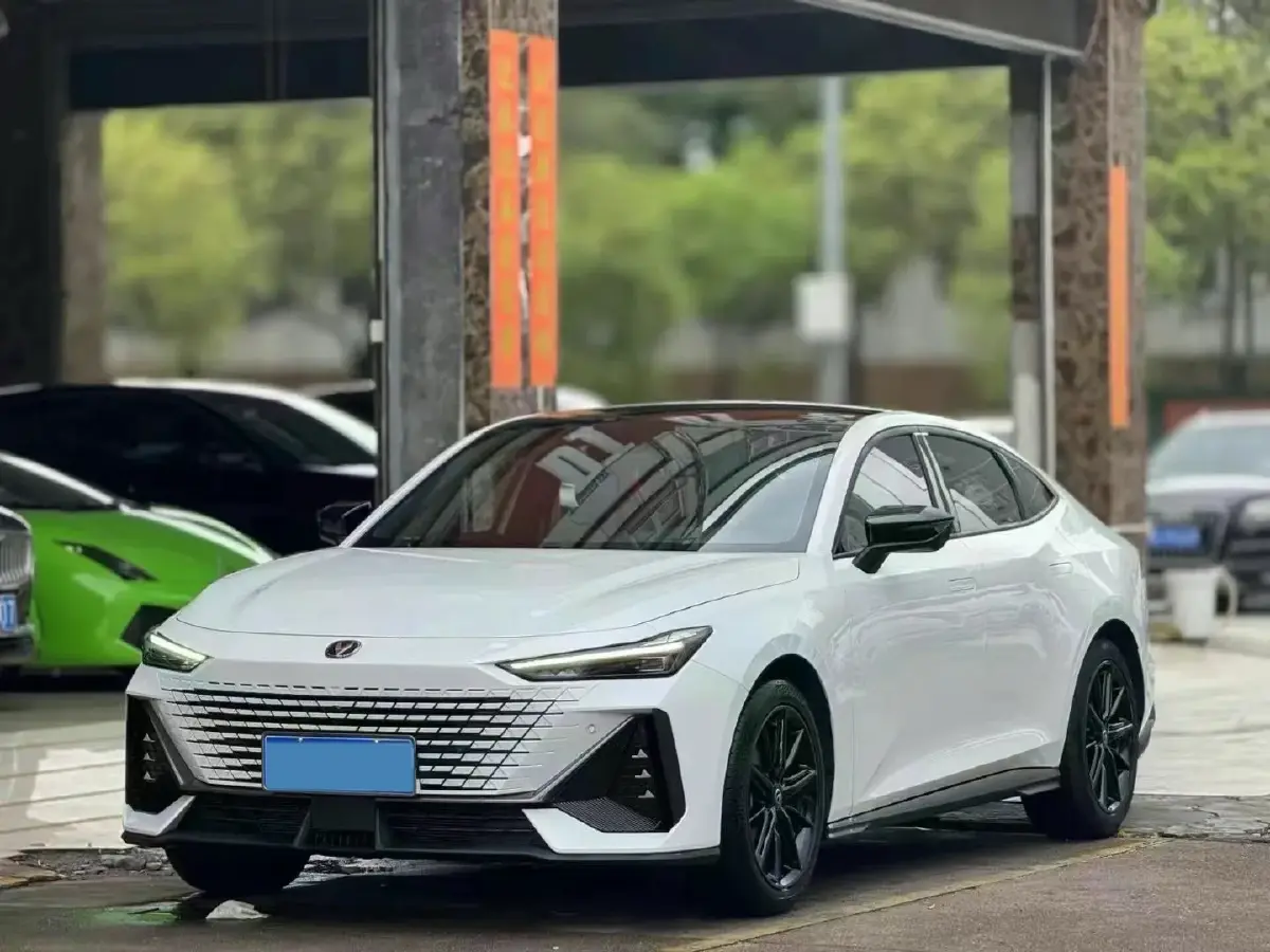 2022 ChangAn UNI-V 1.5T 188HP L4 7DCT