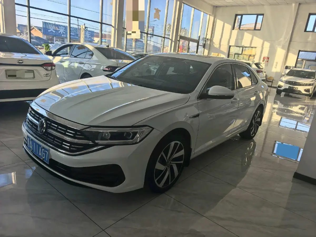 2023 Volkswagen Sagitar 1.5T 160HP L4 7DCT