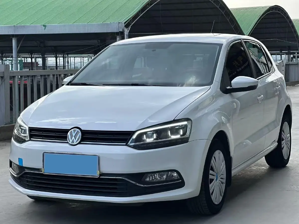 2016 Volkswagen Polo 1.6L 110HP L4 6AT
