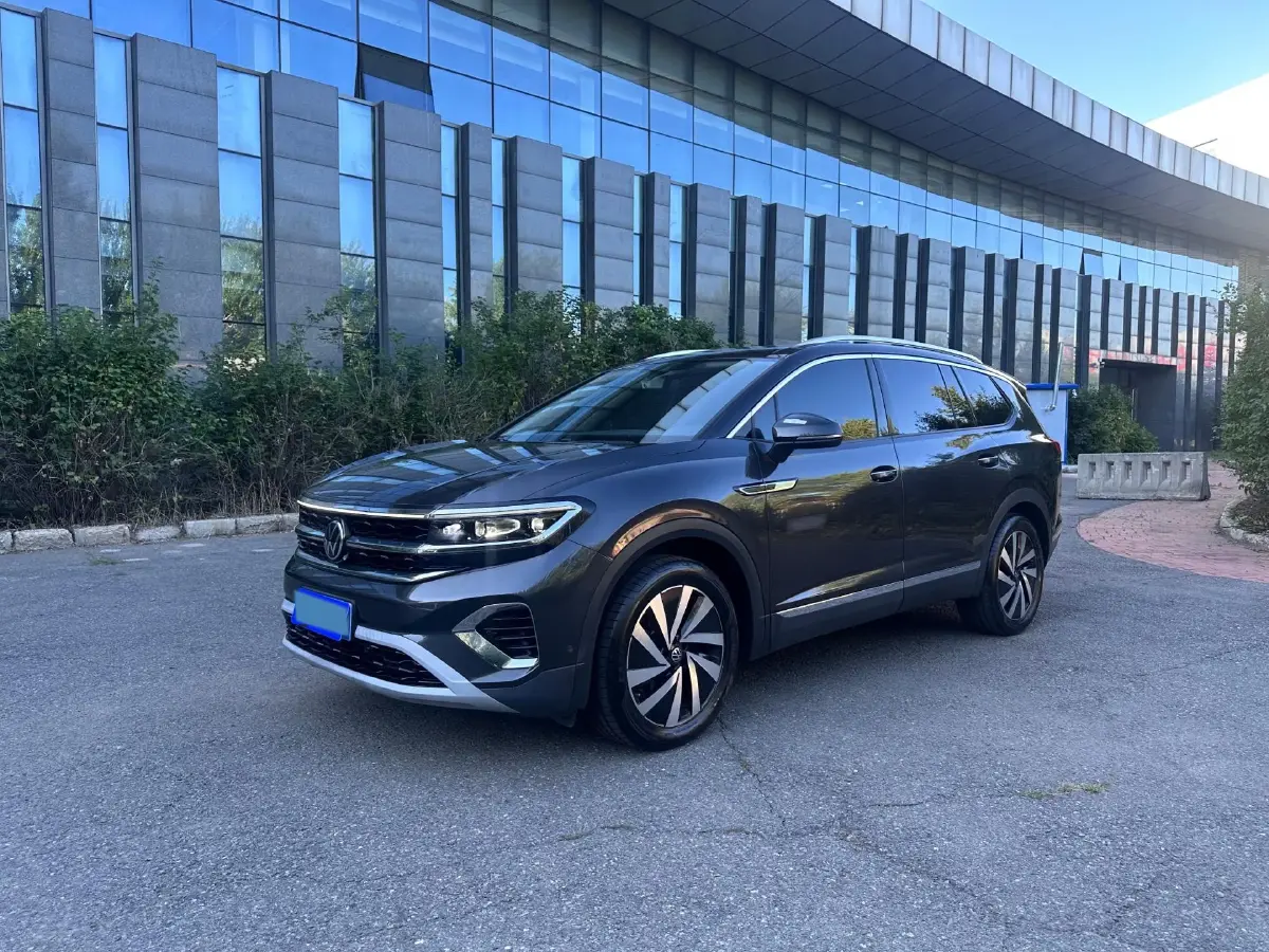 2022 Volkswagen Talagon 2.0T 220HP L4 7DCT