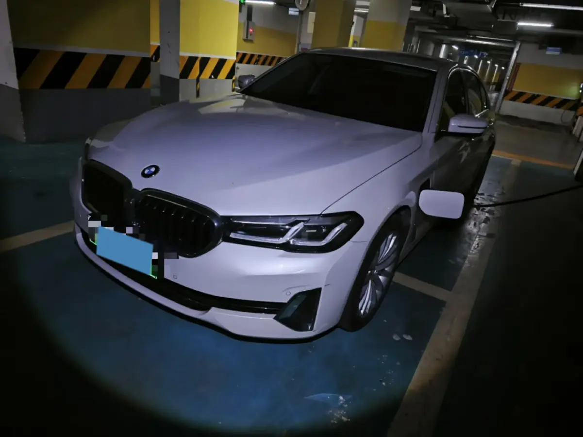 2021 BMW 5 Series 2.0T 184HP L4 8AT PHEV 17.7KWH