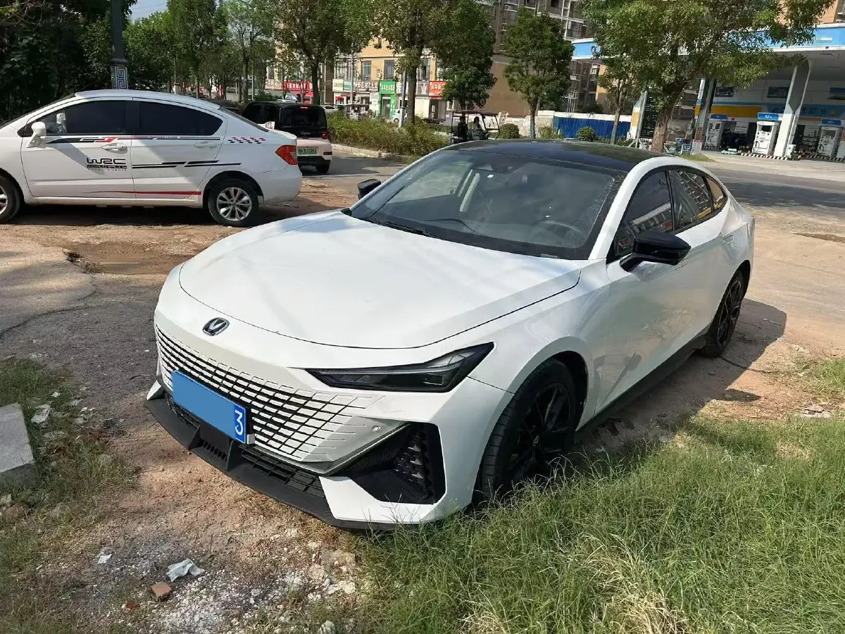 2024 ChangAn UNI-V 1.5T 188HP L4 7DCT