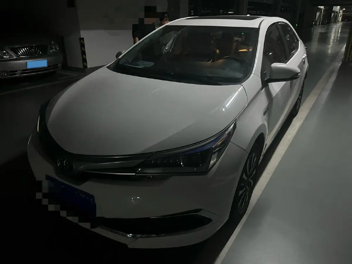 2017 Toyota Corolla 1.8L 99HP L4 E-CVT Hybrid