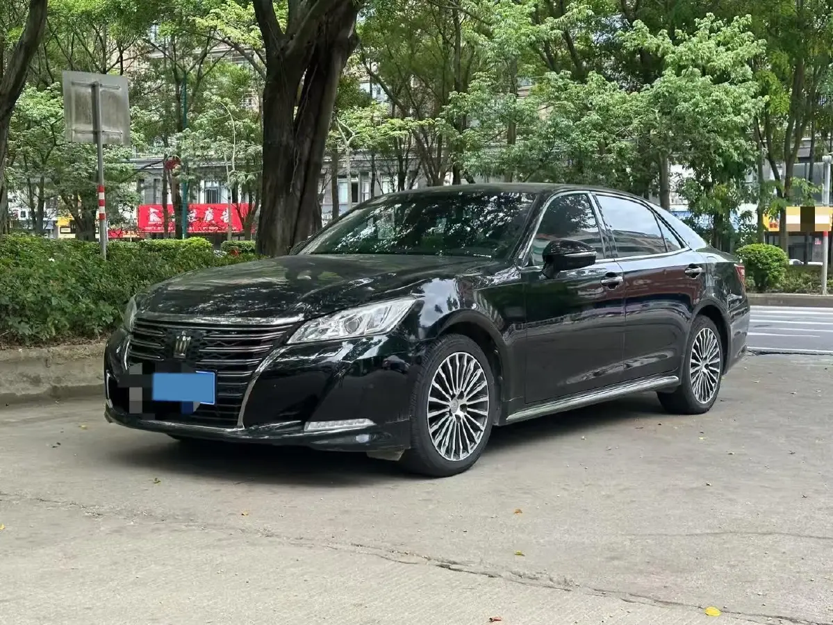 2018 Toyota Crown 2.0T 235HP L4 8AT