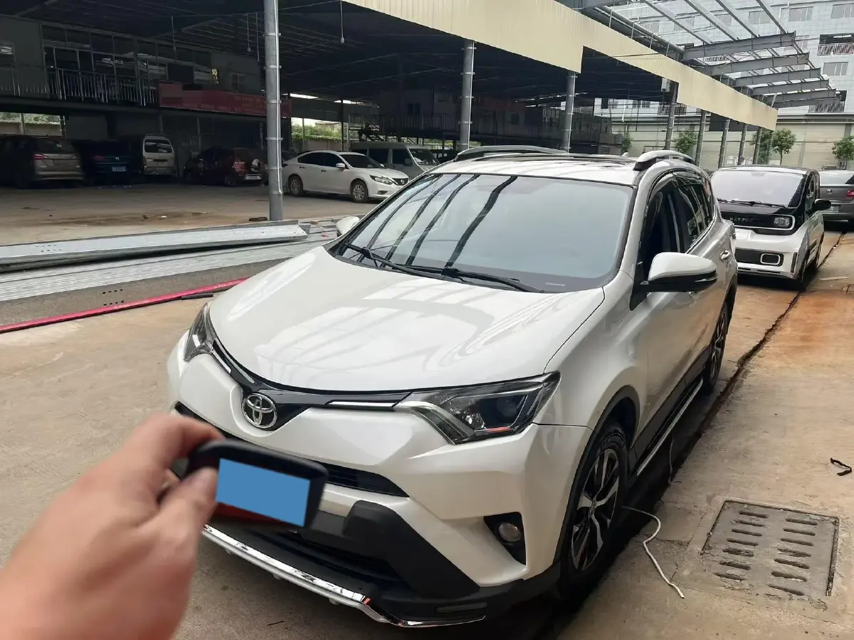 2016 Toyota RAV4 2.0L 151HP L4 CVT