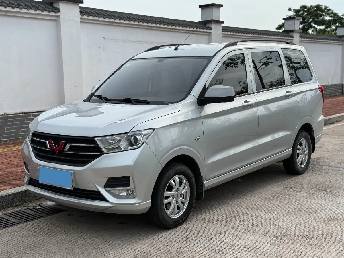 2021 WuLing HongGuang 1.5L 99HP L4 6MT