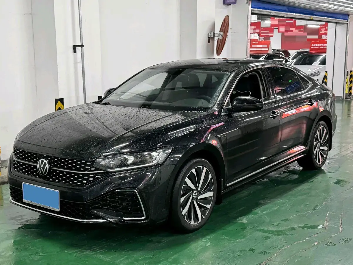 2022 Volkswagen Passat 2.0T 186HP L4 7DCT