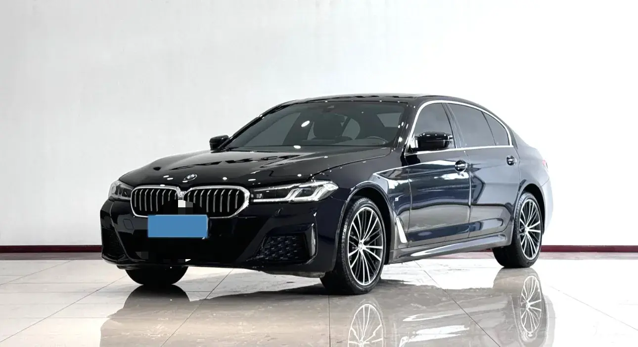 2022 BMW 5 Series 2.0T 252HP L4 8AT