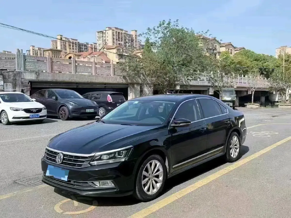 2017 Volkswagen Passat 1.8T 180HP L4 7DCT