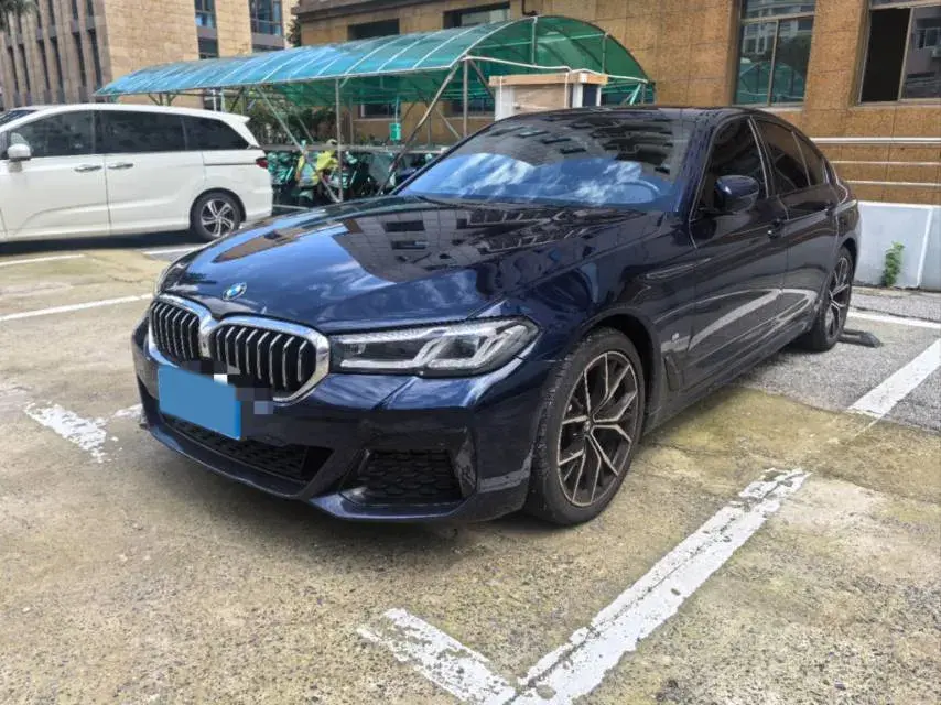2021 BMW 5 Series 3.0T 340HP L6 8AT