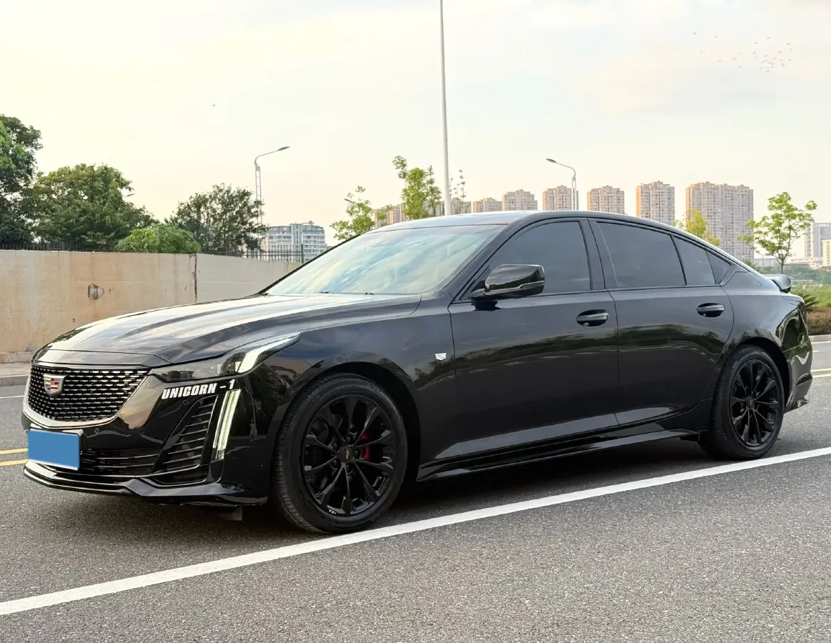 2022 Cadillac CT5 2.0T 237HP L4 10AT