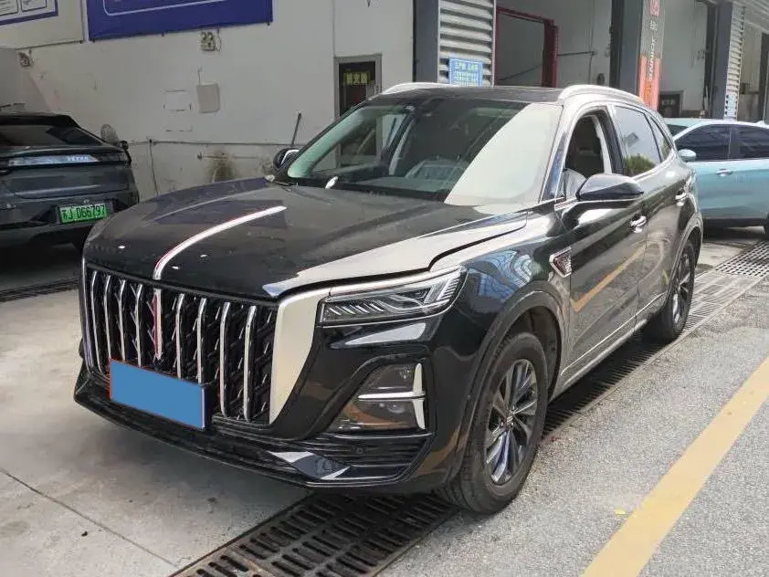 2023 HongQi HS5 2.0T 252HP L4 8AT