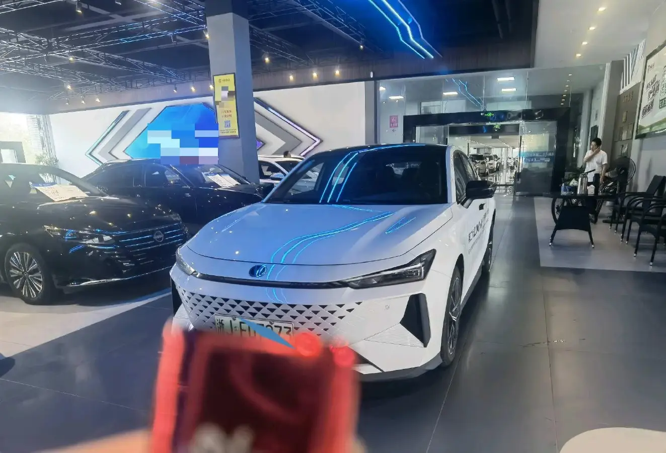 2024 ChangAn UNI-V iDD 1.5L 110HP L4 E-CVT PHEV 18.99KWH