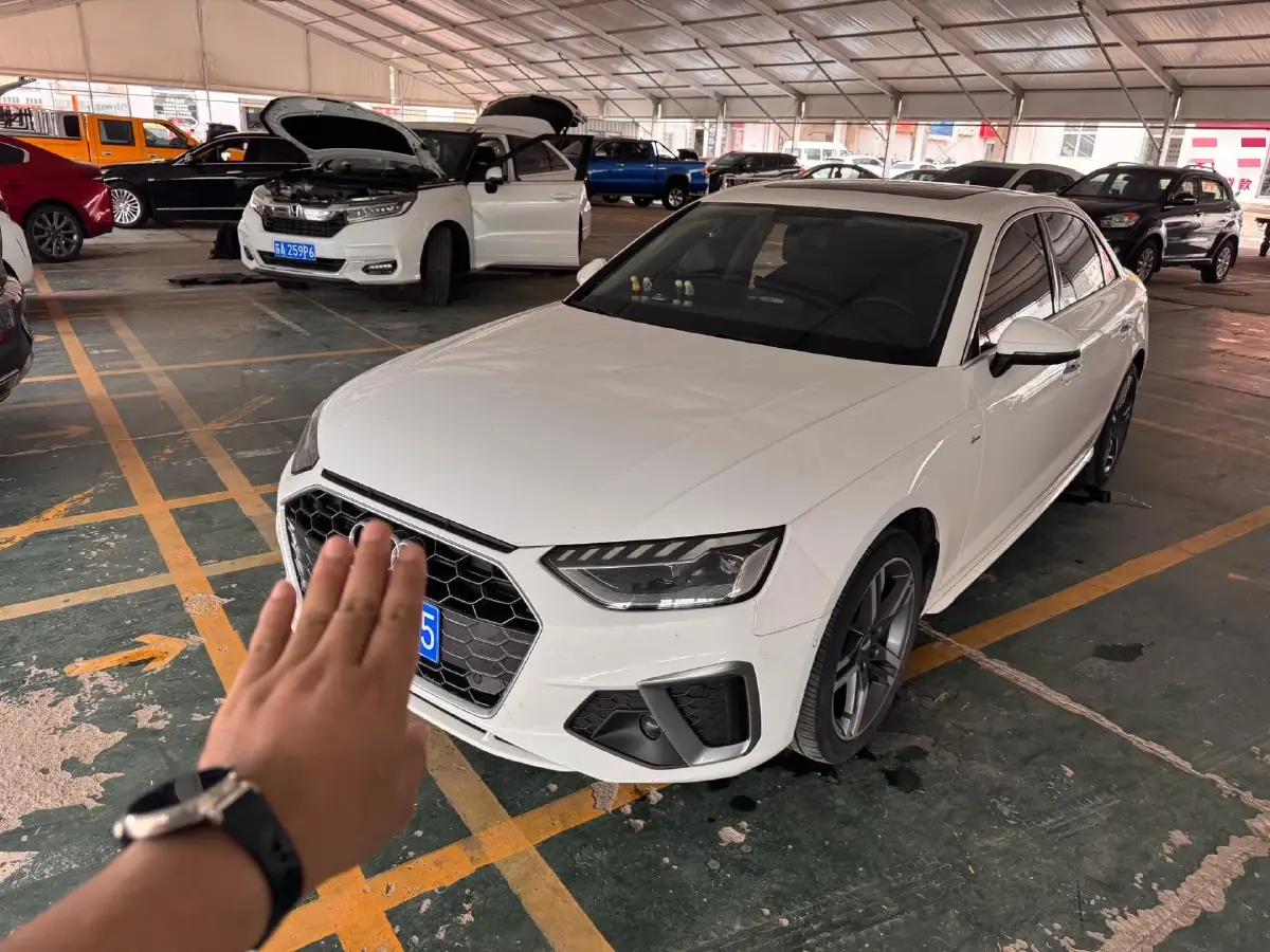 2020 Audi A4L 2.0T 190HP L4 7DCT