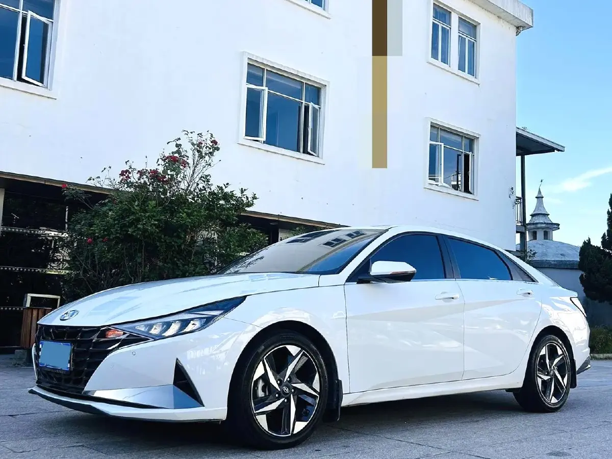 2022 Hyundai Elantra 1.5L 115HP L4 CVT