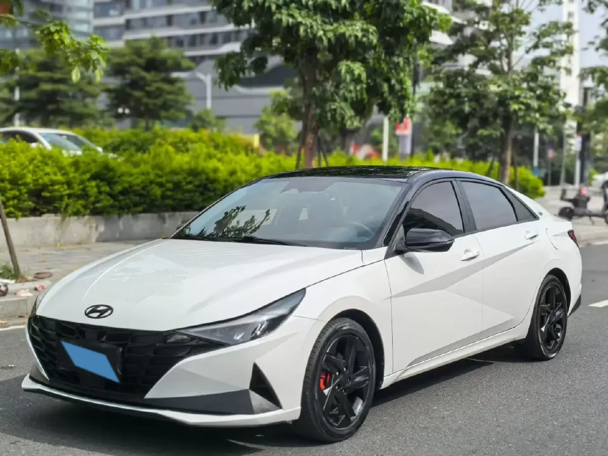 2022 Hyundai Elantra 1.5L 115HP L4 CVT