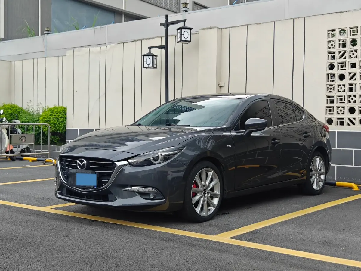 2017 Mazda 3 Axela 1.5L 117HP L4 6AT
