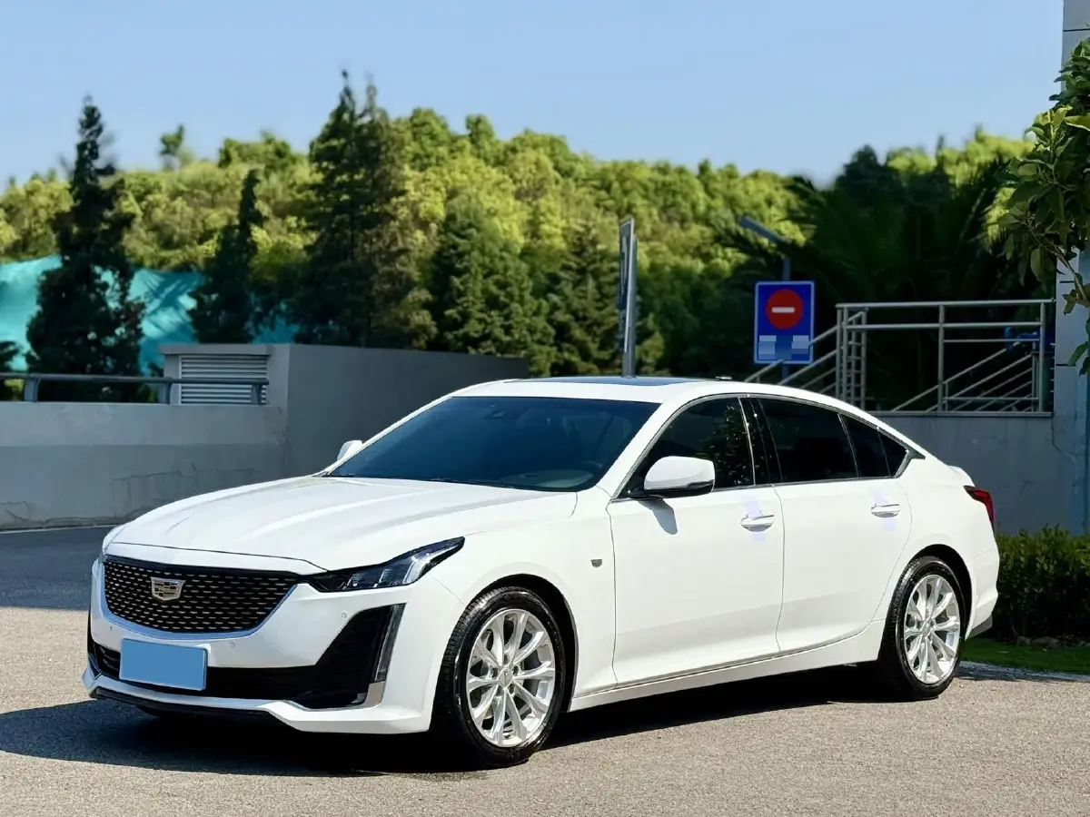2021 Cadillac CT5 2.0T 237HP L4 10AT