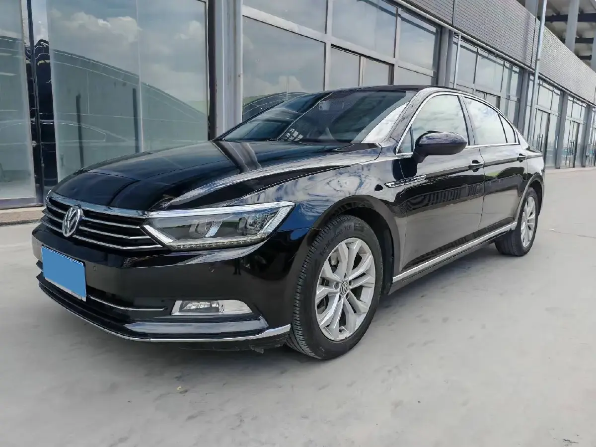 2018 Volkswagen Magotan 2.0T 220HP L4 7DCT