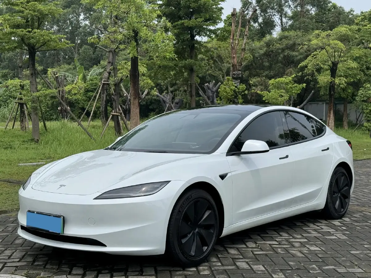 2023 Tesla Model 3 BEV 60KWH