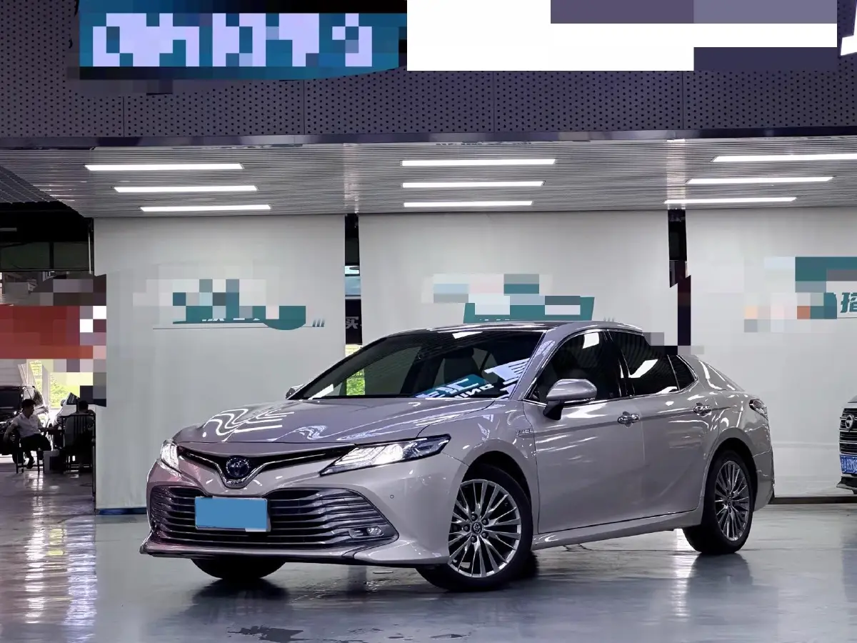 2019 Toyota Camry 2.5L 178HP L4 E-CVT Hybrid