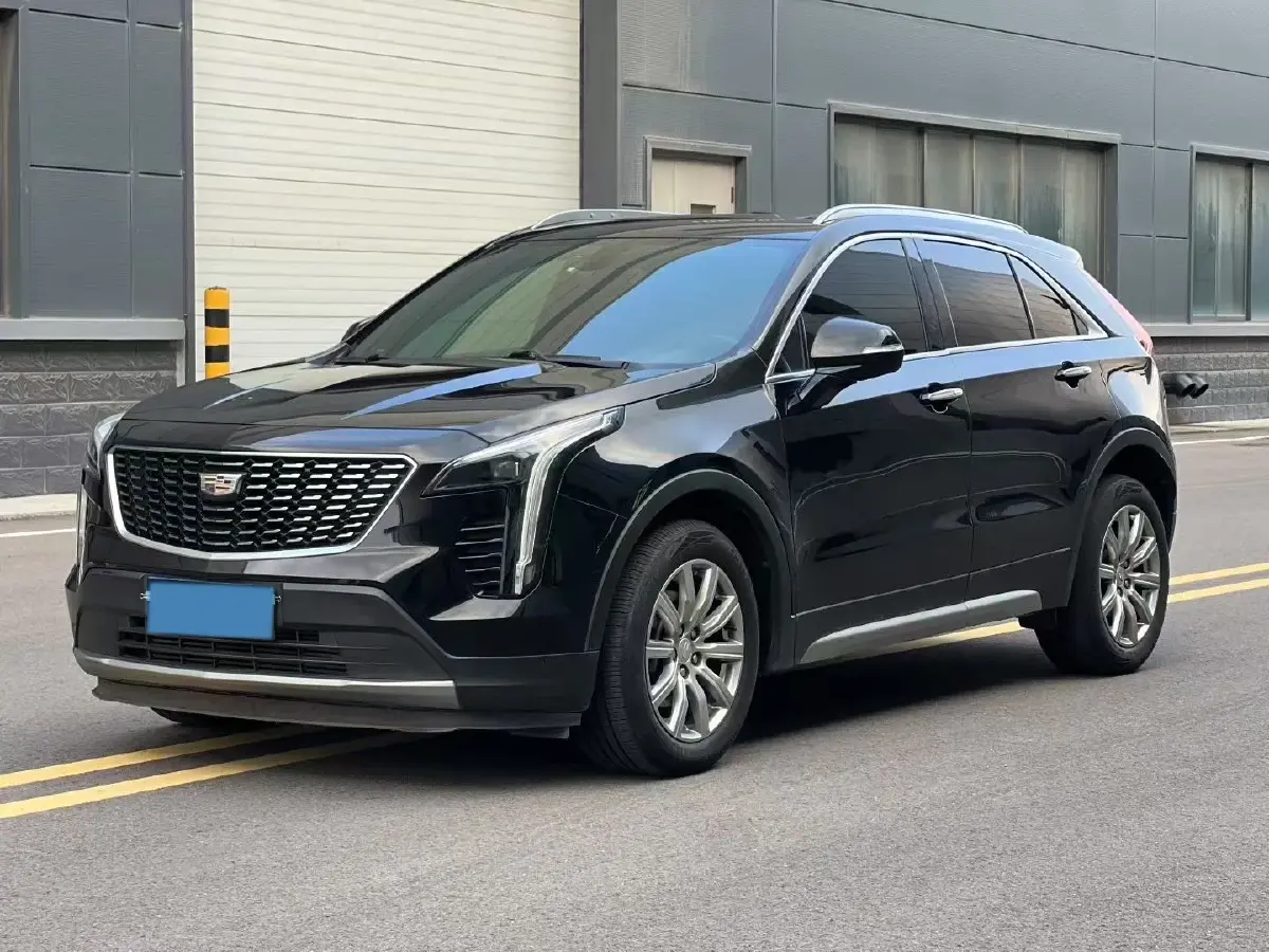 2018 Cadillac XT4 2.0T 241HP L4 9AT