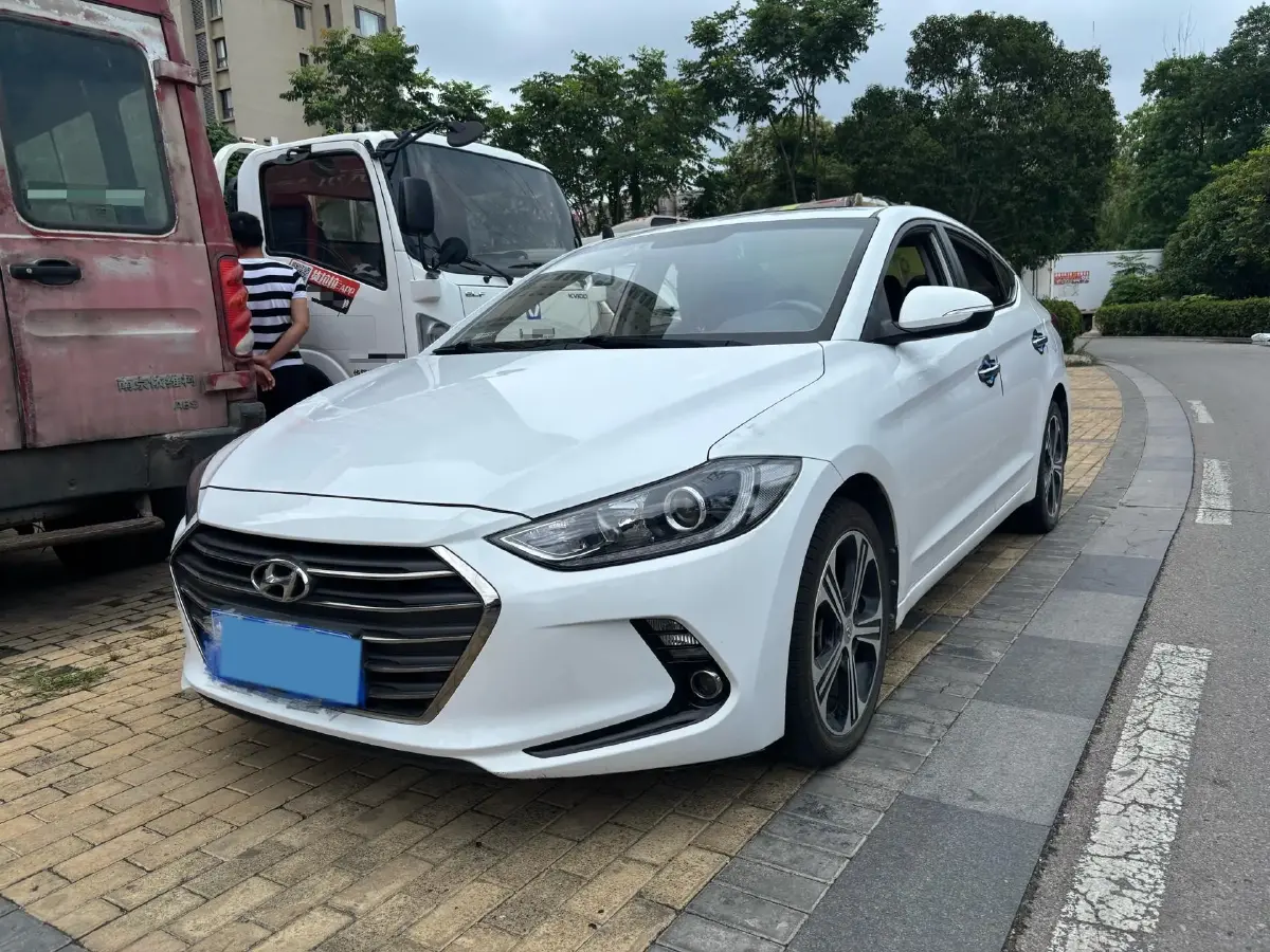 2018 Hyundai Elantra 1.4T 130HP L4 7DCT