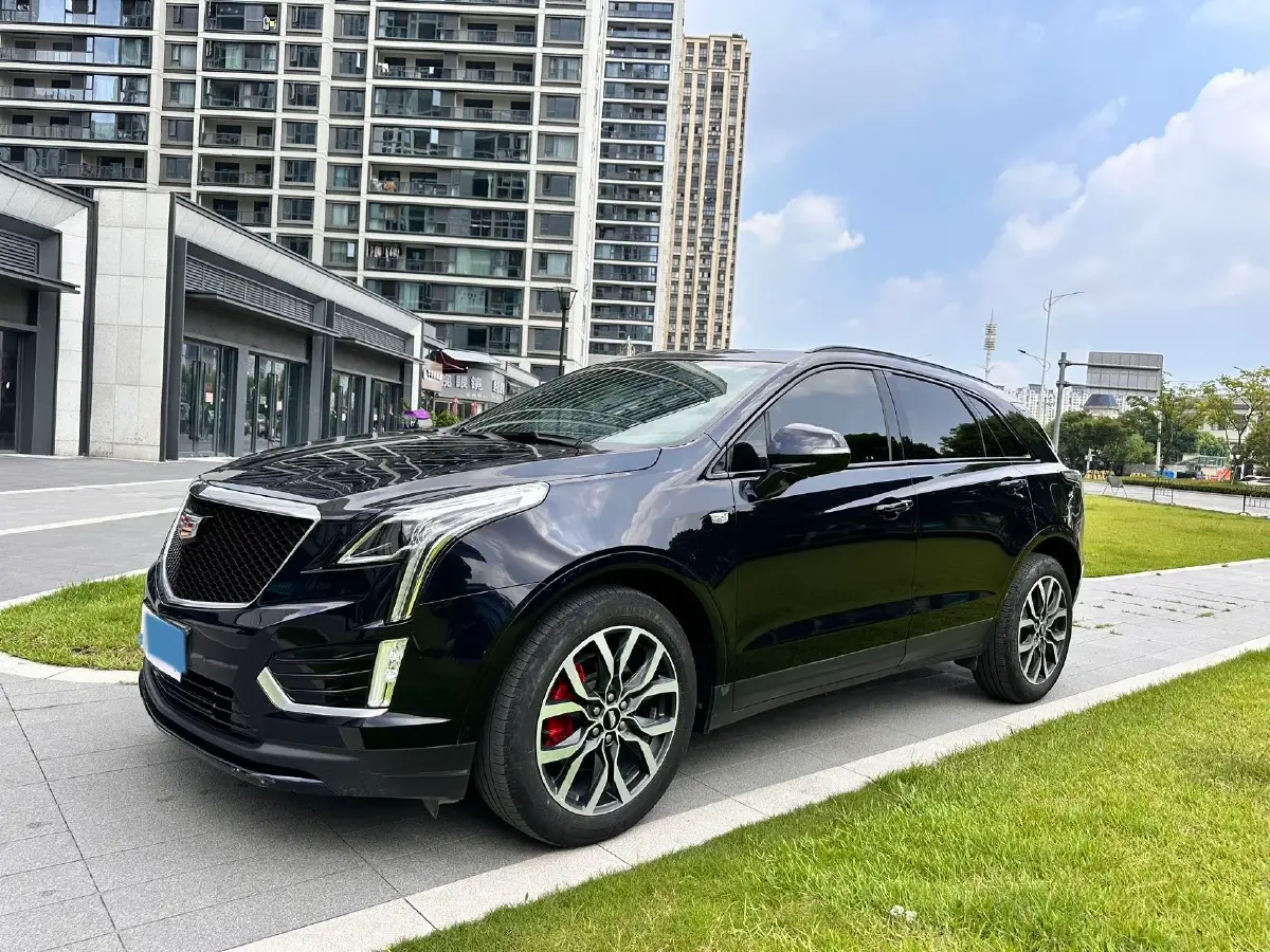 2022 Cadillac XT5 2.0T 237HP L4 9AT