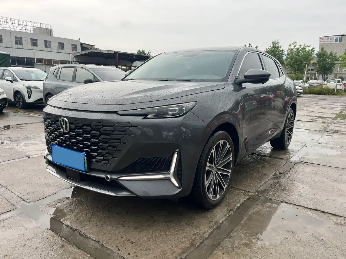 2022 ChangAn UNI-K iDD 1.5T 170HP L4 6TCT PHEV 30.74KWH