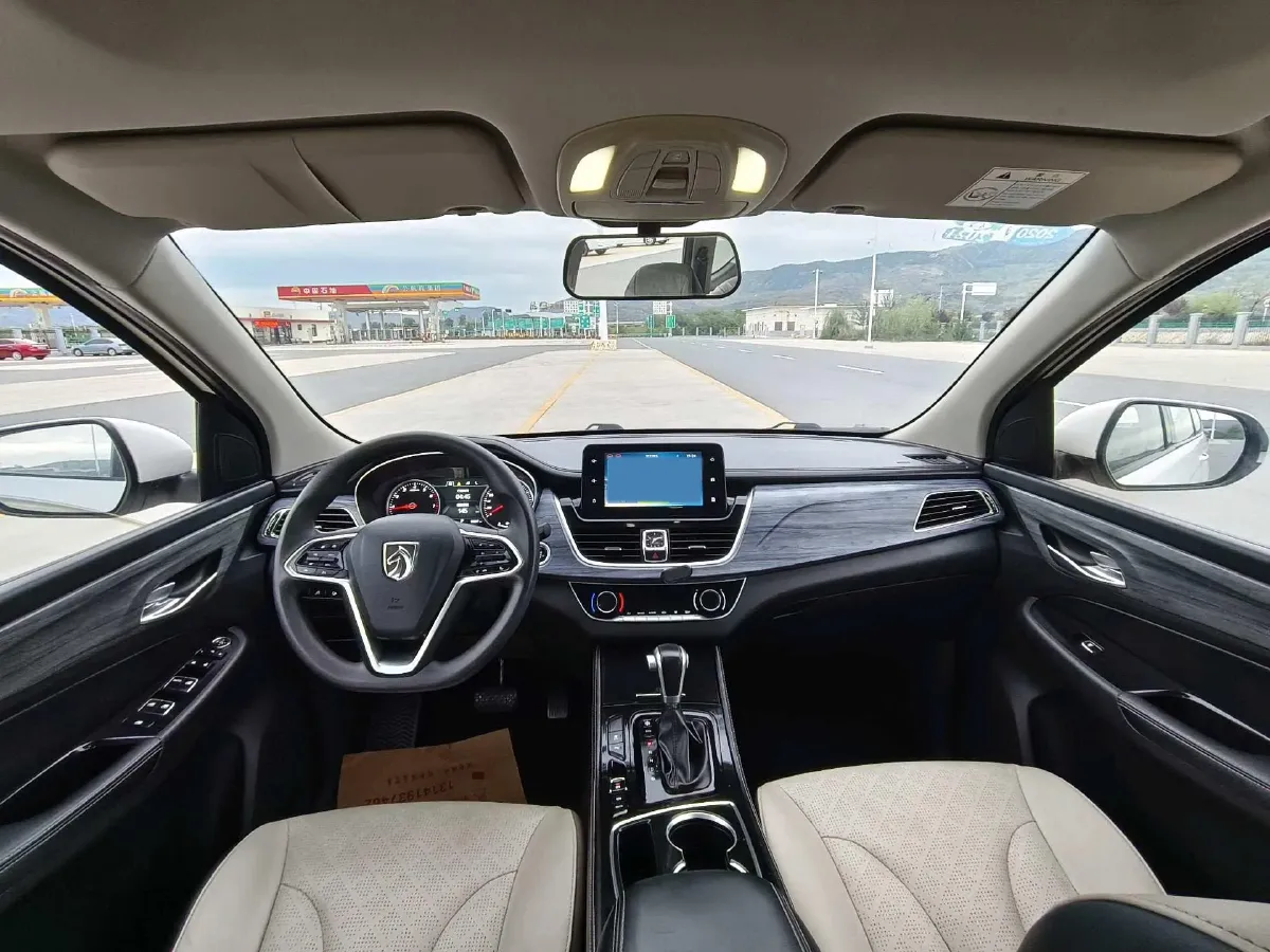 2019 BaoJun 730 1.5T 151HP L4 CVT,autocango,china used car exporter,china ev exporter,chinese used car exporter,chinese used ev exporter