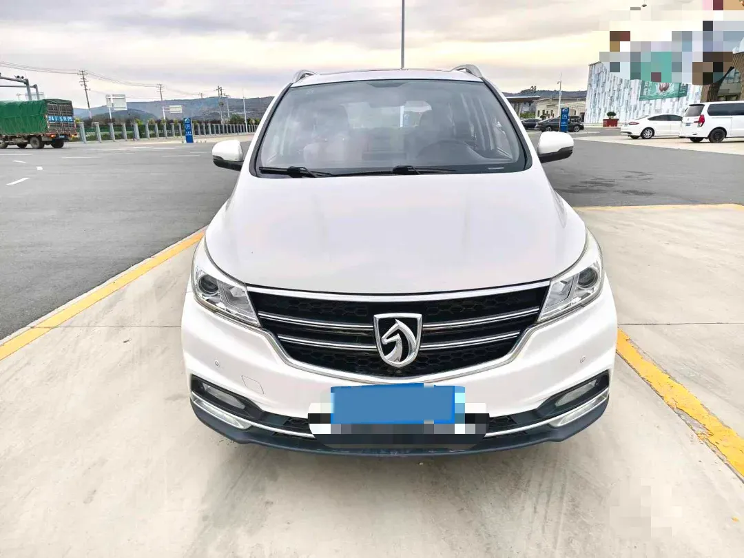2019 BaoJun 730 1.5T 151HP L4 CVT,autocango,china used car exporter,china ev exporter,chinese used car exporter,chinese used ev exporter