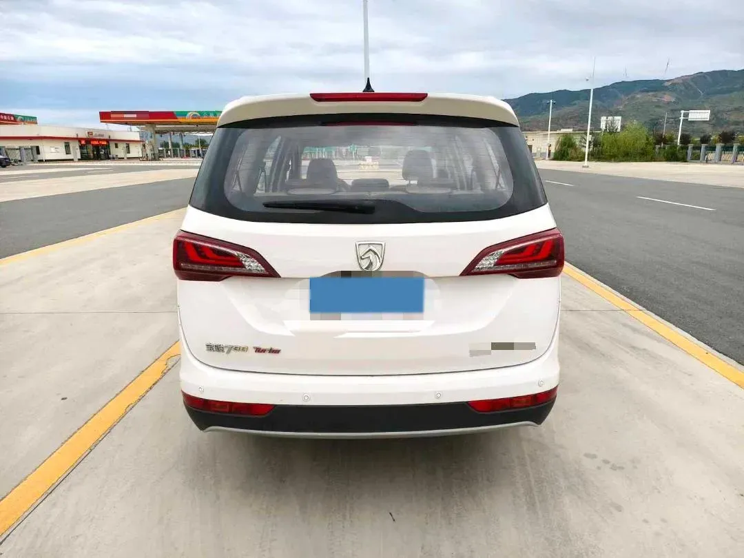 2019 BaoJun 730 1.5T 151HP L4 CVT,autocango,china used car exporter,china ev exporter,chinese used car exporter,chinese used ev exporter
