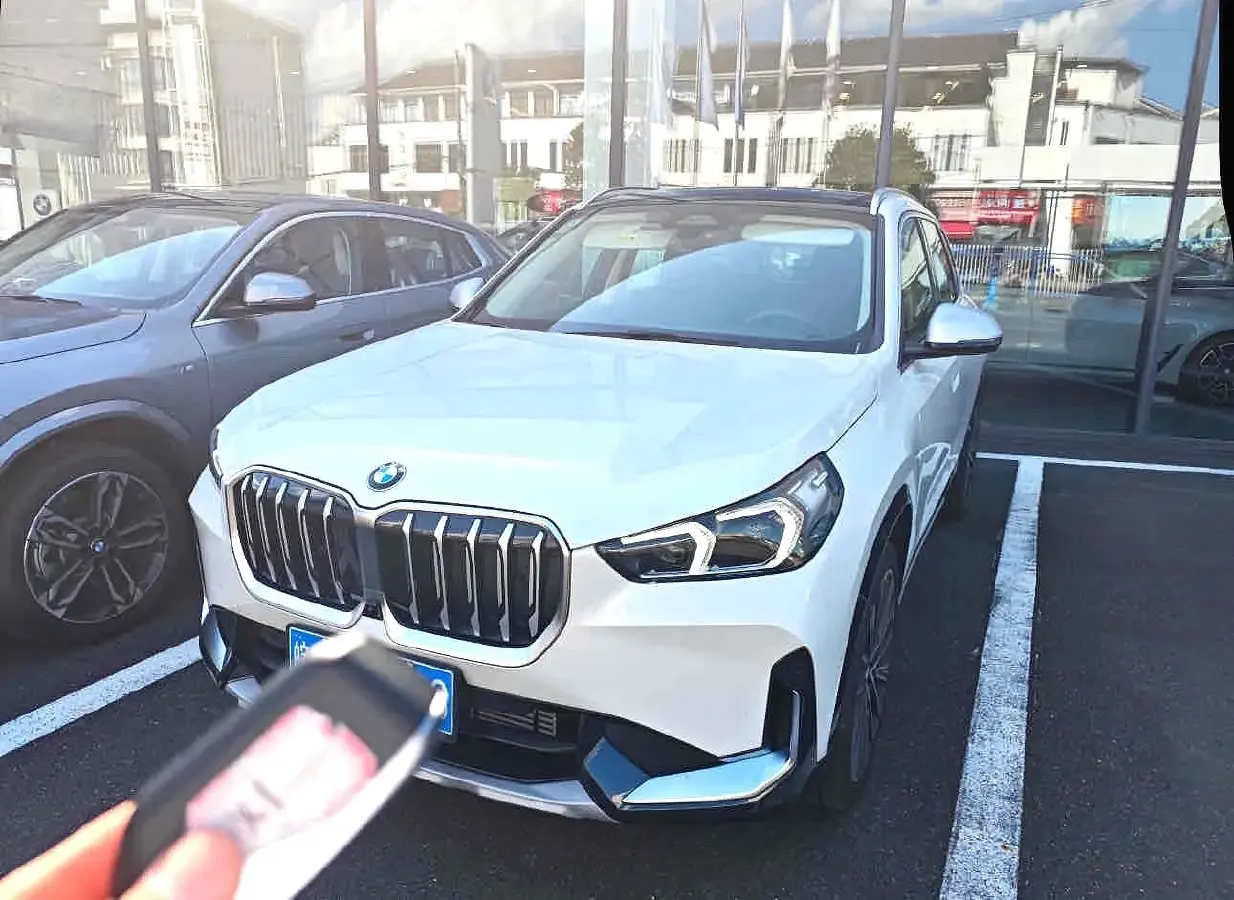 2023 BMW X1 2.0T 204HP L4 7DCT