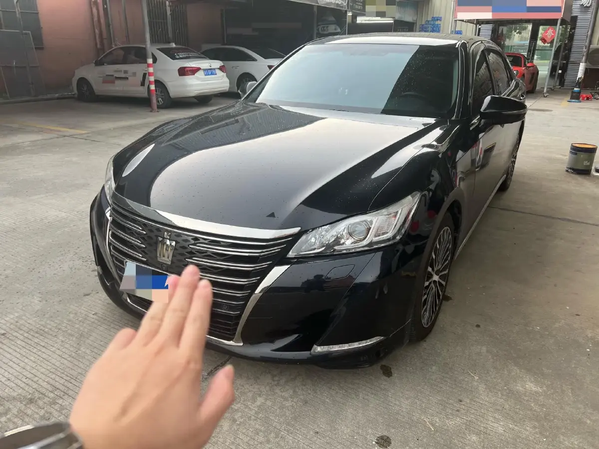 2018 Toyota Crown 2.0T 235HP L4 8AT