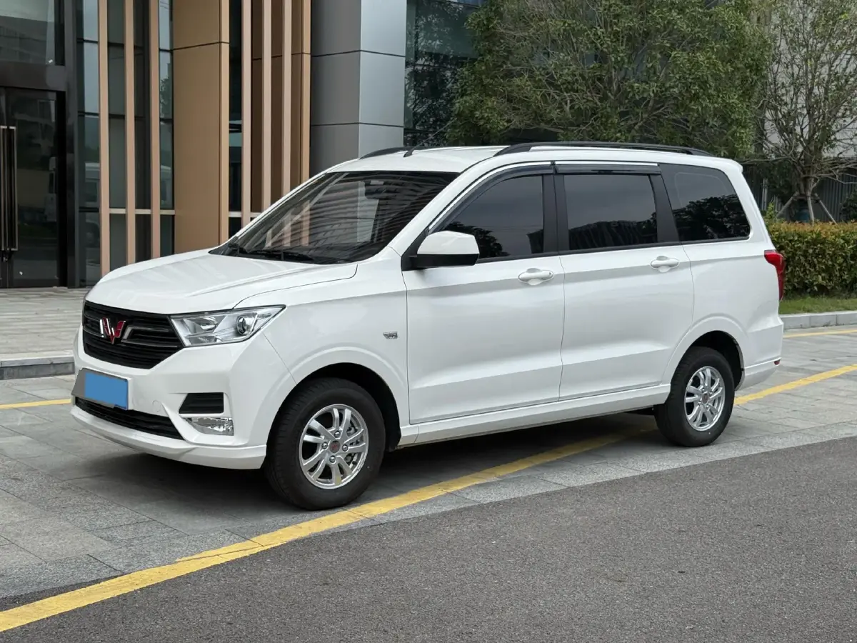 2021 WuLing HongGuang 1.5L 99HP L4 6MT