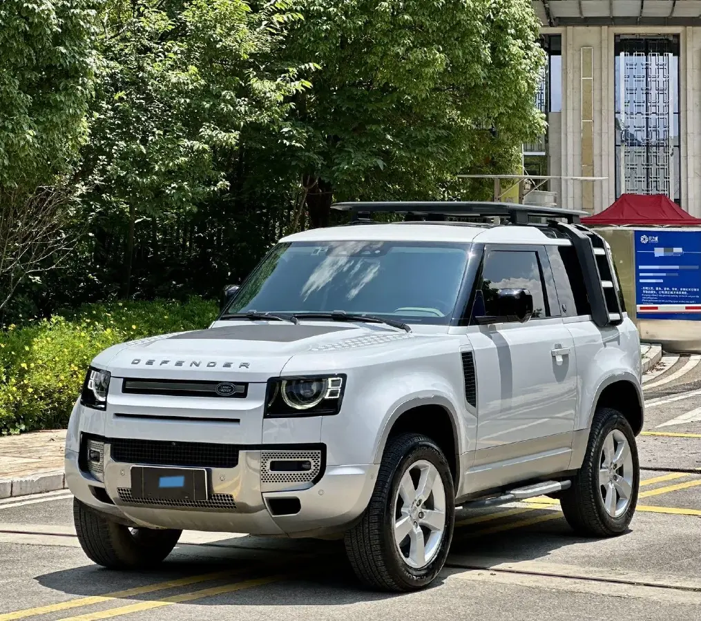 2022 Land Rover Defender 2.0T 300HP L4 8AT