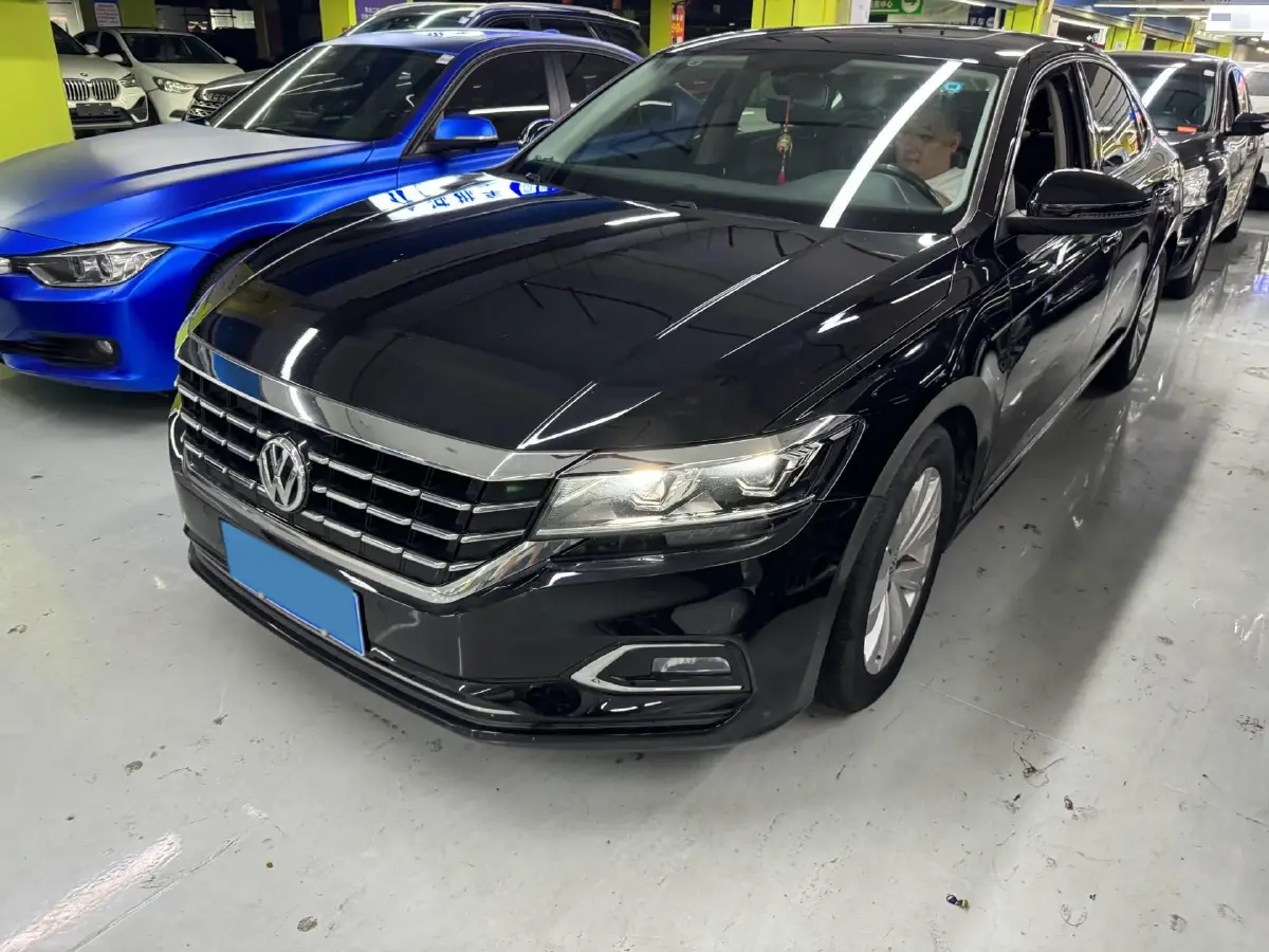 2019 Volkswagen Passat 2.0T 186HP L4 7DCT