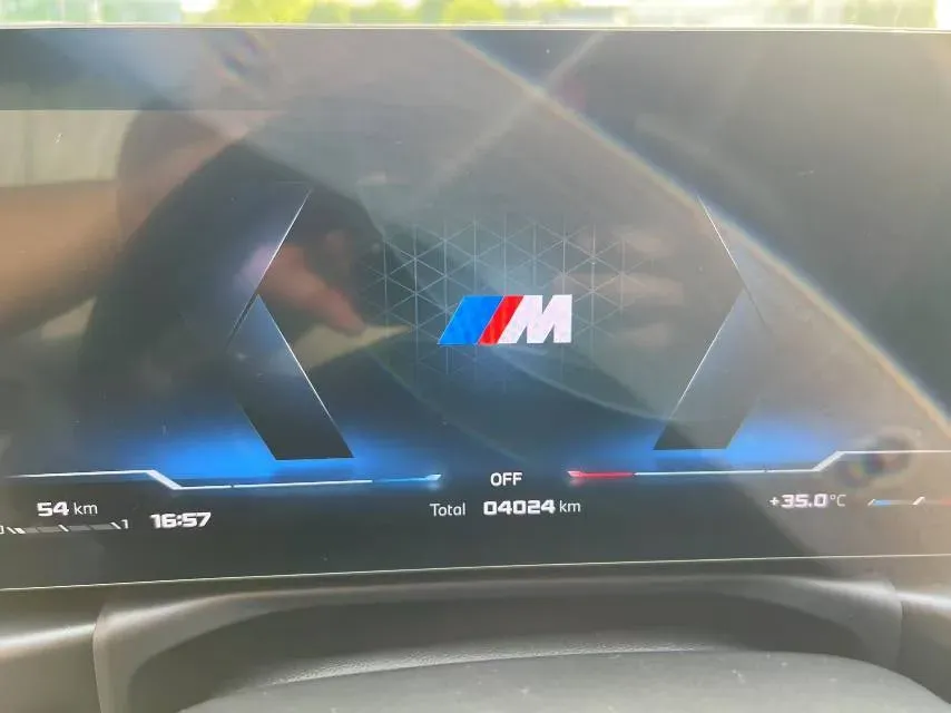2024 BMW 3.0T 333HP L6 8AT,autocango,china used car exporter,china ev exporter,chinese used car exporter,chinese used ev exporter