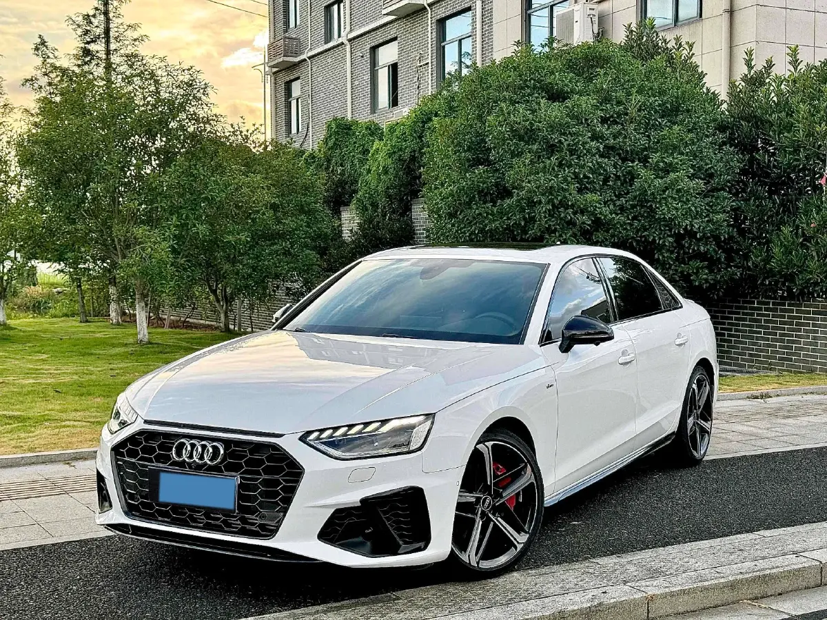 2022 Audi A4L 2.0T 252HP L4 7DCT