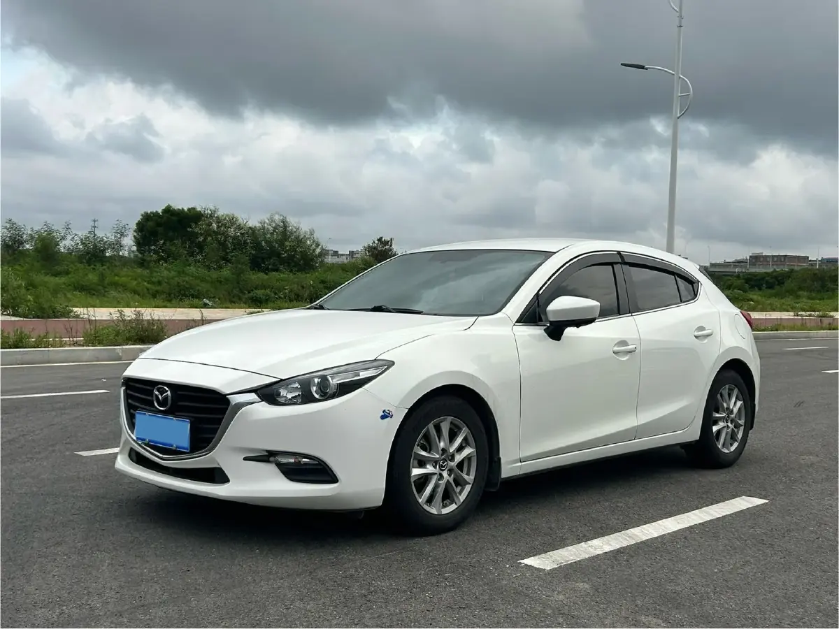2017 Mazda 3 Axela 1.5L 117HP L4 6AT