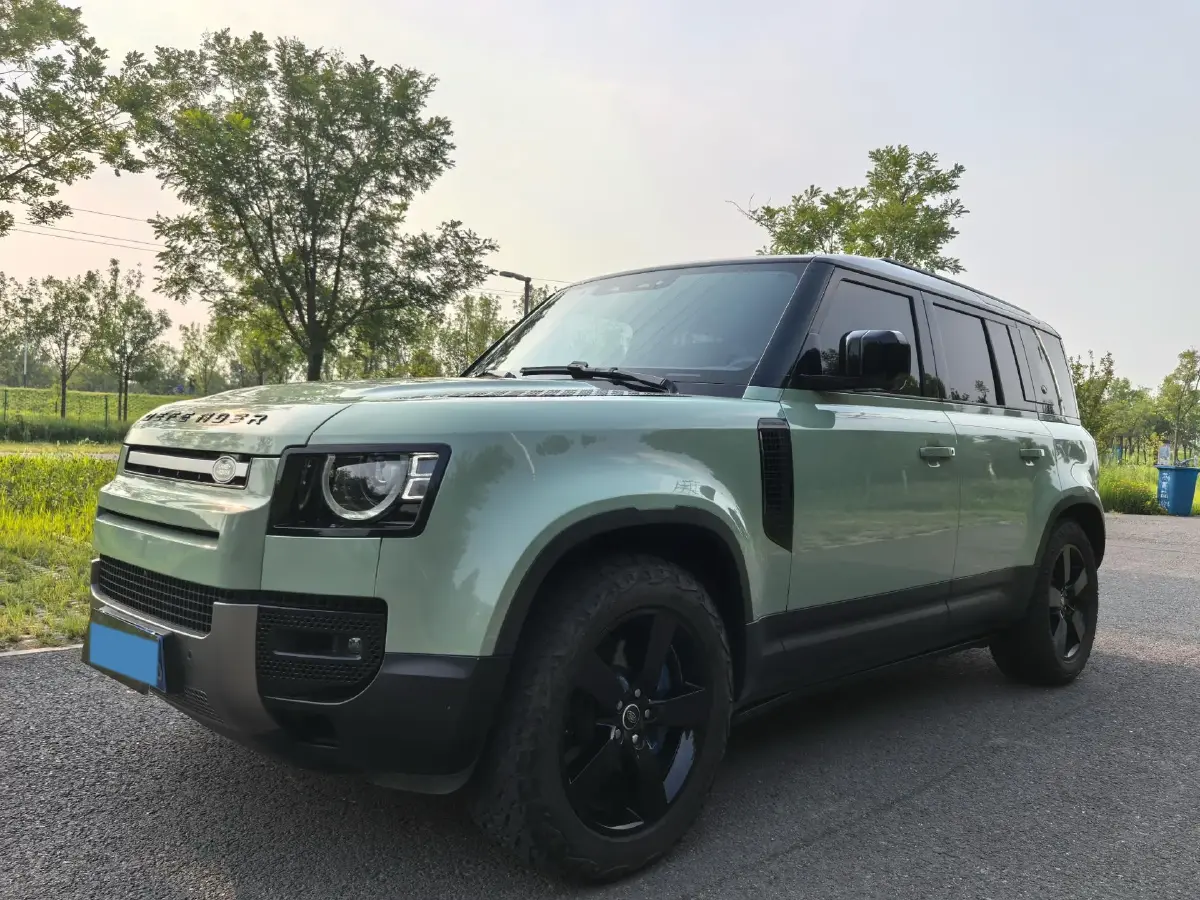 2023 Land Rover Defender 3.0T 400HP L6 8AT