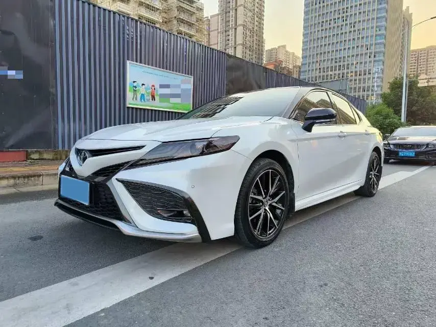 2021 Toyota Camry 2.5L 209HP L4 8AT