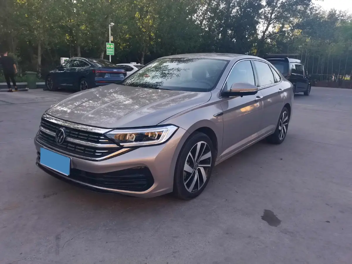 2023 Volkswagen Sagitar 1.5T 160HP L4 7DCT