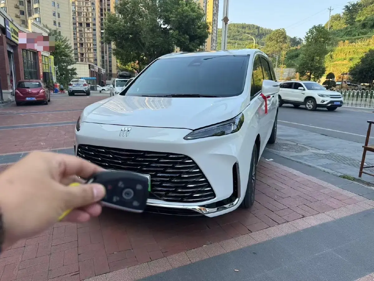 2025 Buick GL8 1.5T 180HP L4 2DHT PHEV