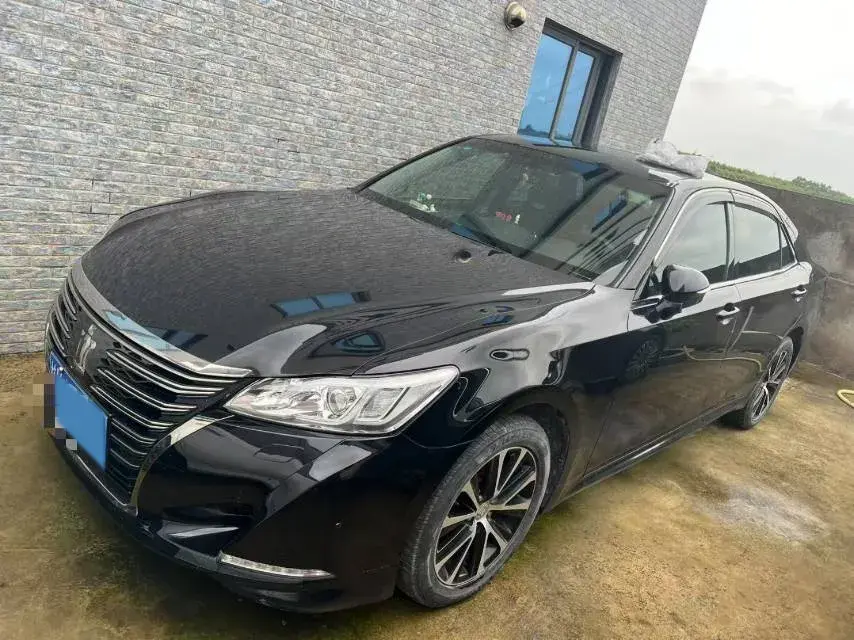 2018 Toyota Crown 2.0T 235HP L4 8AT
