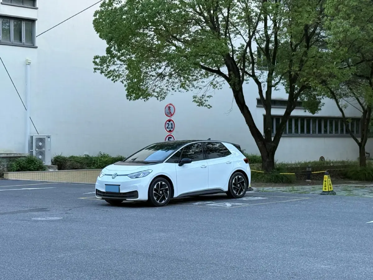 2024 Volkswagen ID.3 BEV 52.8KWH