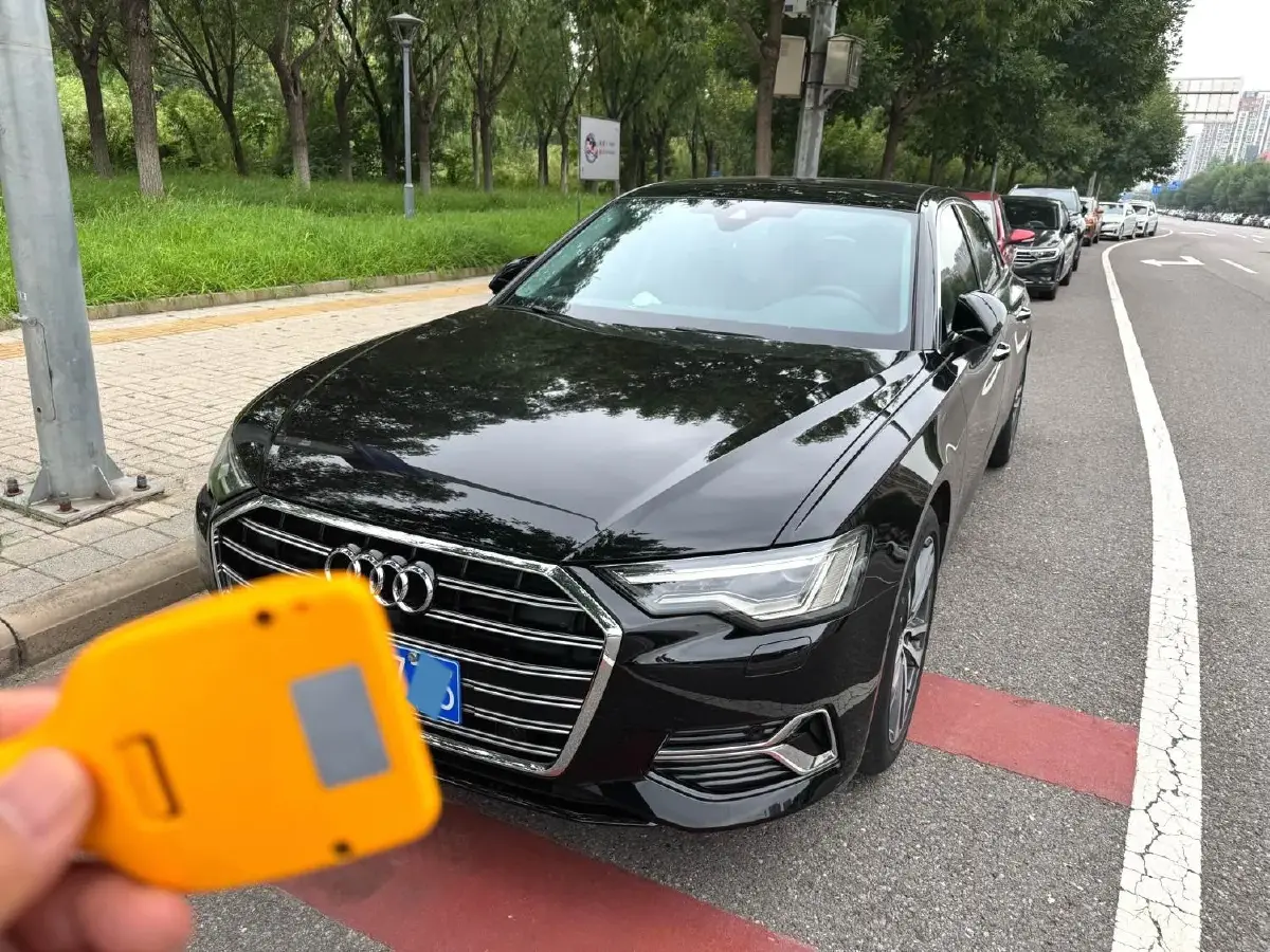 2022 Audi A6L 2.0T 190HP L4 7DCT