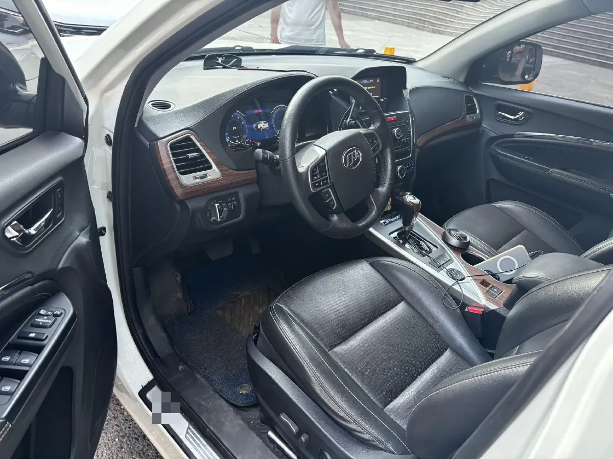 2017 LiFan X80 2.0T 192HP L4 6AT,autocango,china used car exporter,china ev exporter,chinese used car exporter,chinese used ev exporter