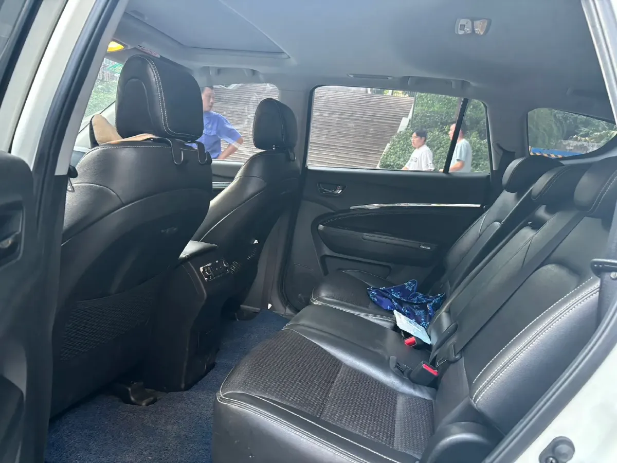 2017 LiFan X80 2.0T 192HP L4 6AT,autocango,china used car exporter,china ev exporter,chinese used car exporter,chinese used ev exporter