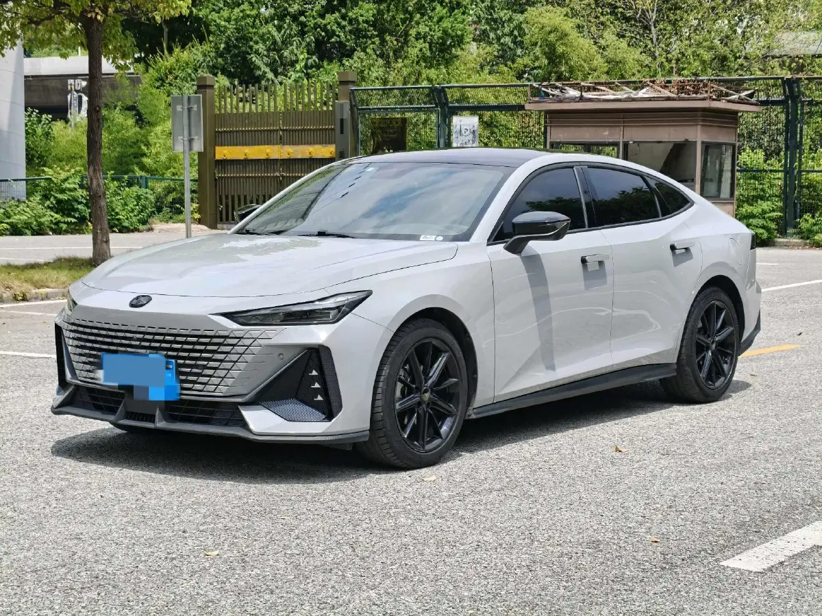 2022 ChangAn UNI-V 1.5T 188HP L4 7DCT